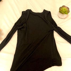 Open shoulder black long sleeve shirt